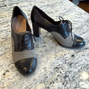 Etienne Aigner Brown leather Oxford pumps